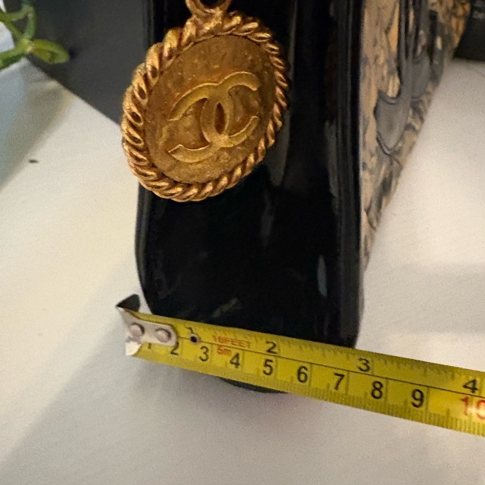CHANEL Medallion Patent Leather Large Clutch - Picture 11 of 12
